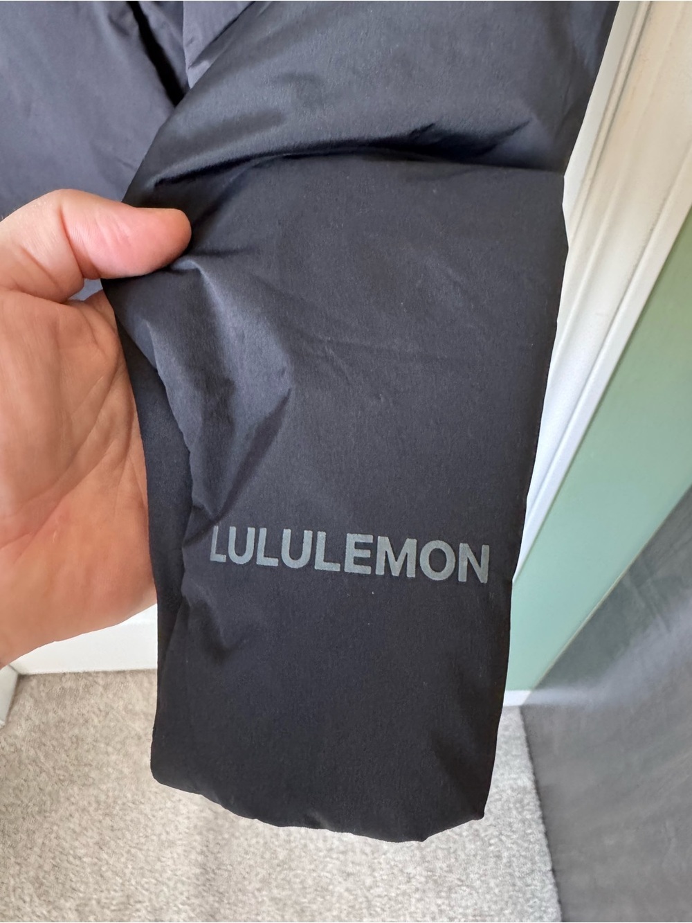 Mens Lululemon Down For It All Hoodie Size Small Like Brand New Black Jacket - Picture 10 of 16
